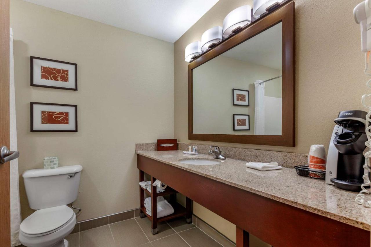 Comfort Suites Delavan - Lake Geneva Area Exteriér fotografie