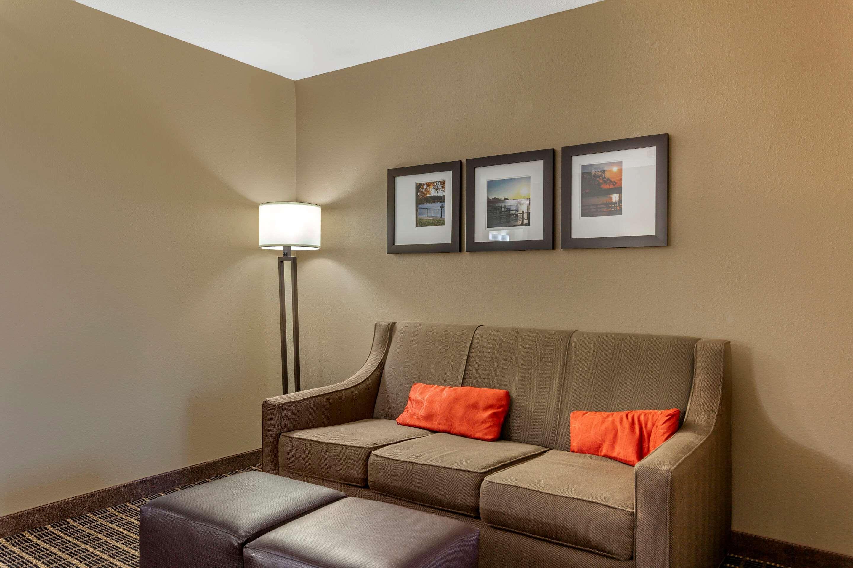 Comfort Suites Delavan - Lake Geneva Area Exteriér fotografie