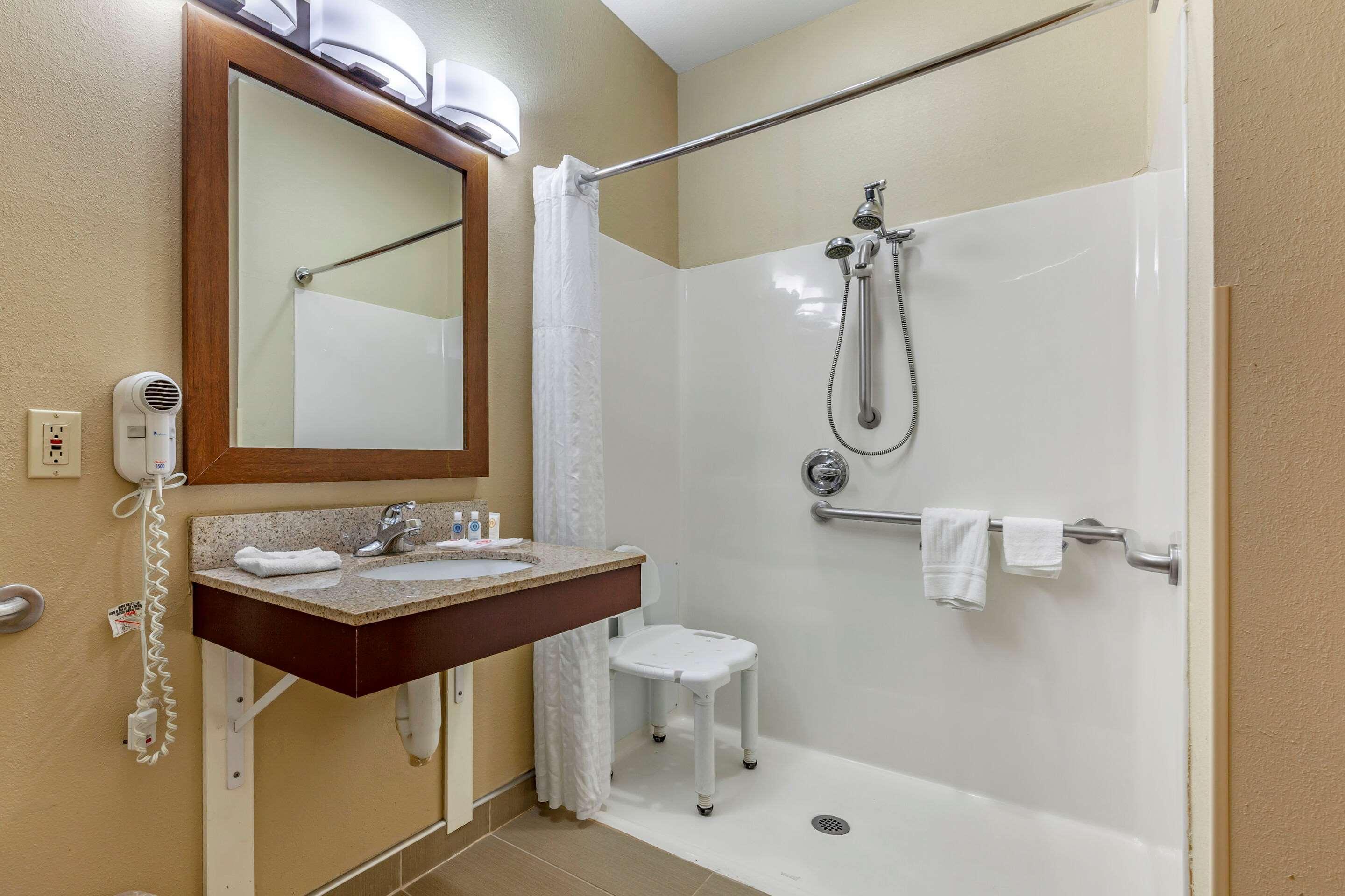 Comfort Suites Delavan - Lake Geneva Area Exteriér fotografie
