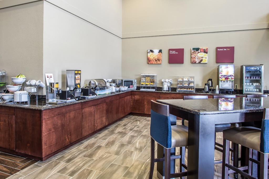 Comfort Suites Delavan - Lake Geneva Area Exteriér fotografie
