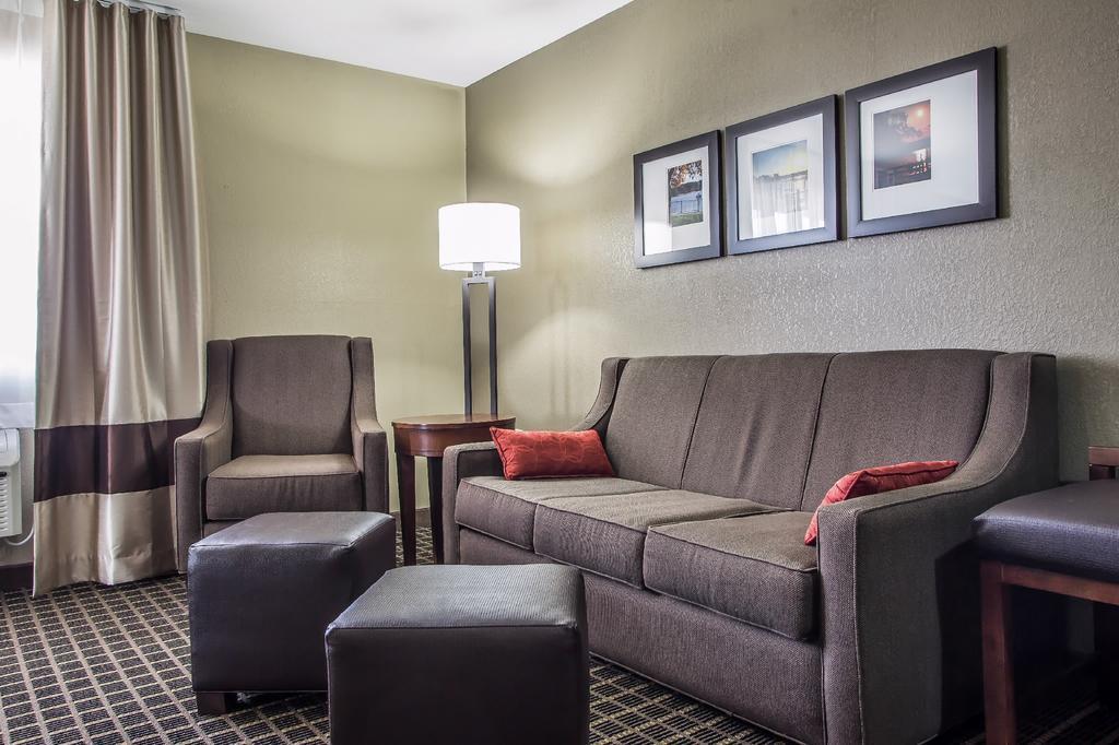 Comfort Suites Delavan - Lake Geneva Area Exteriér fotografie