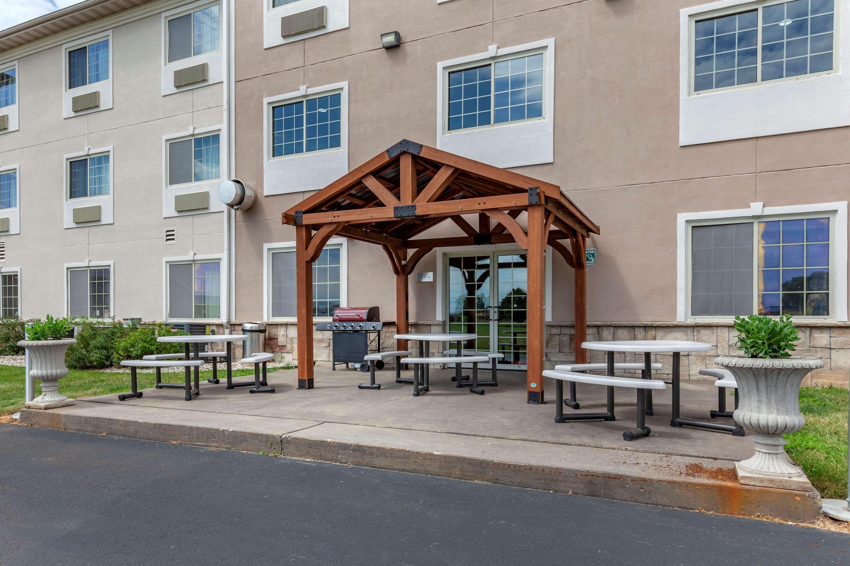 Comfort Suites Delavan - Lake Geneva Area Exteriér fotografie